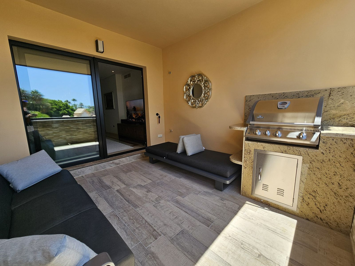 3 Bedroom Apartment in Marbella - Photo 8