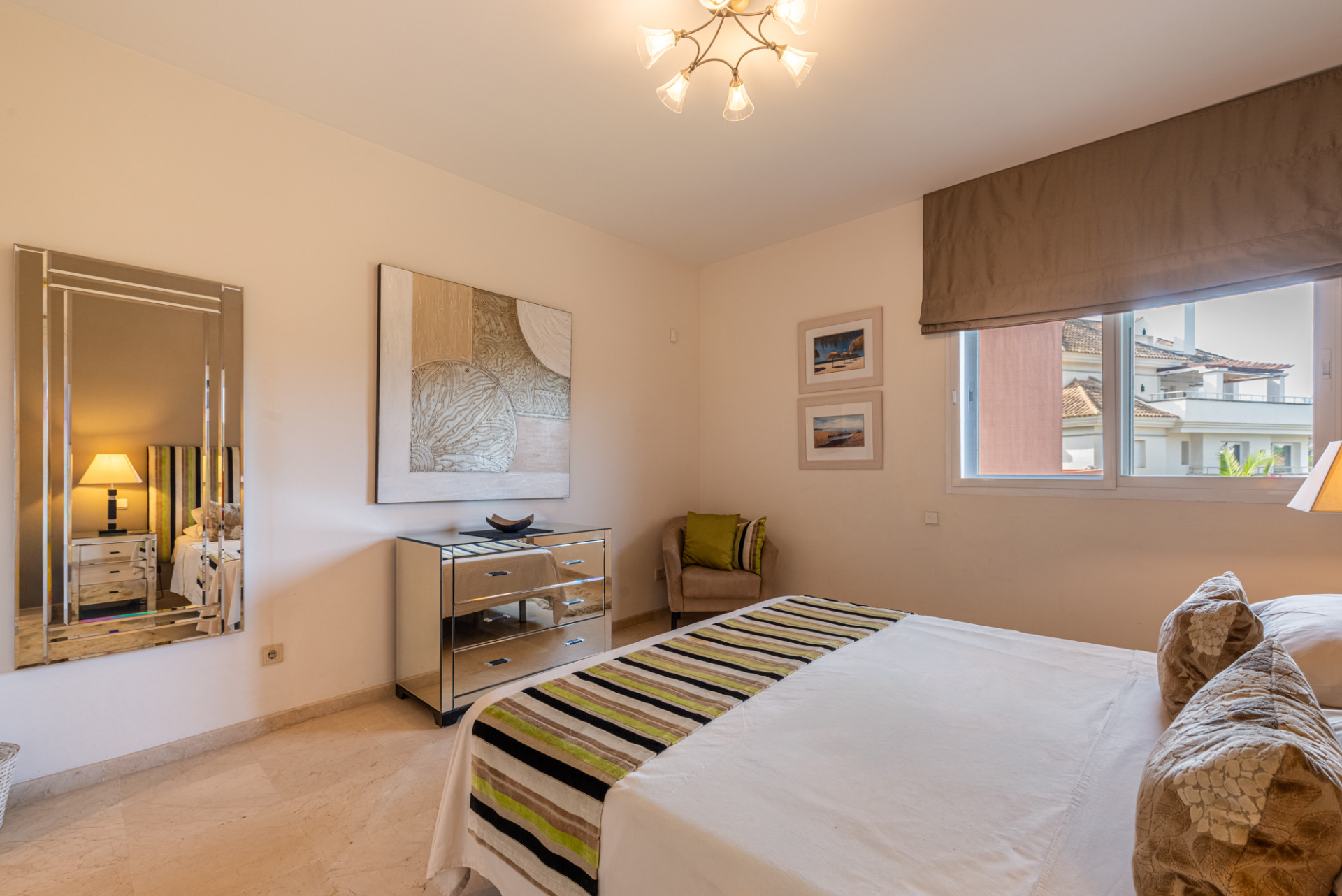 2 Bedroom Penthouse in Estepona - Photo 19