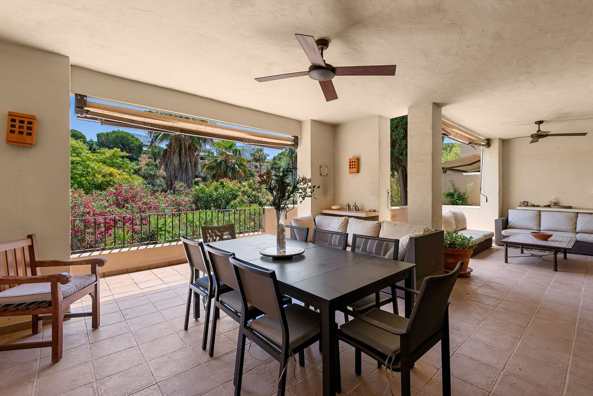 2 Bedroom Apartment in Benahavís - Foto 6