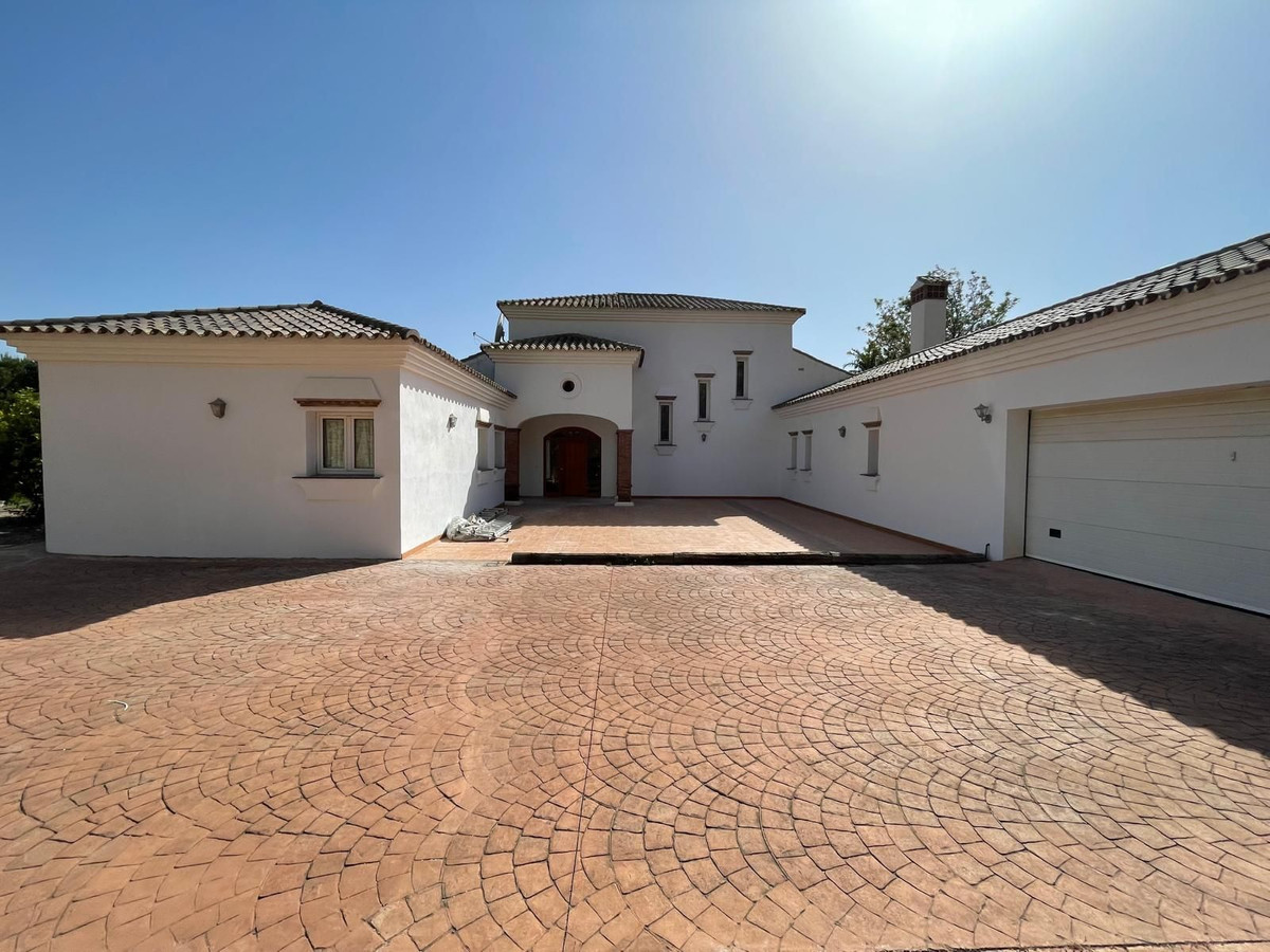 5 Bedroom Villa in Mijas - Photo 4