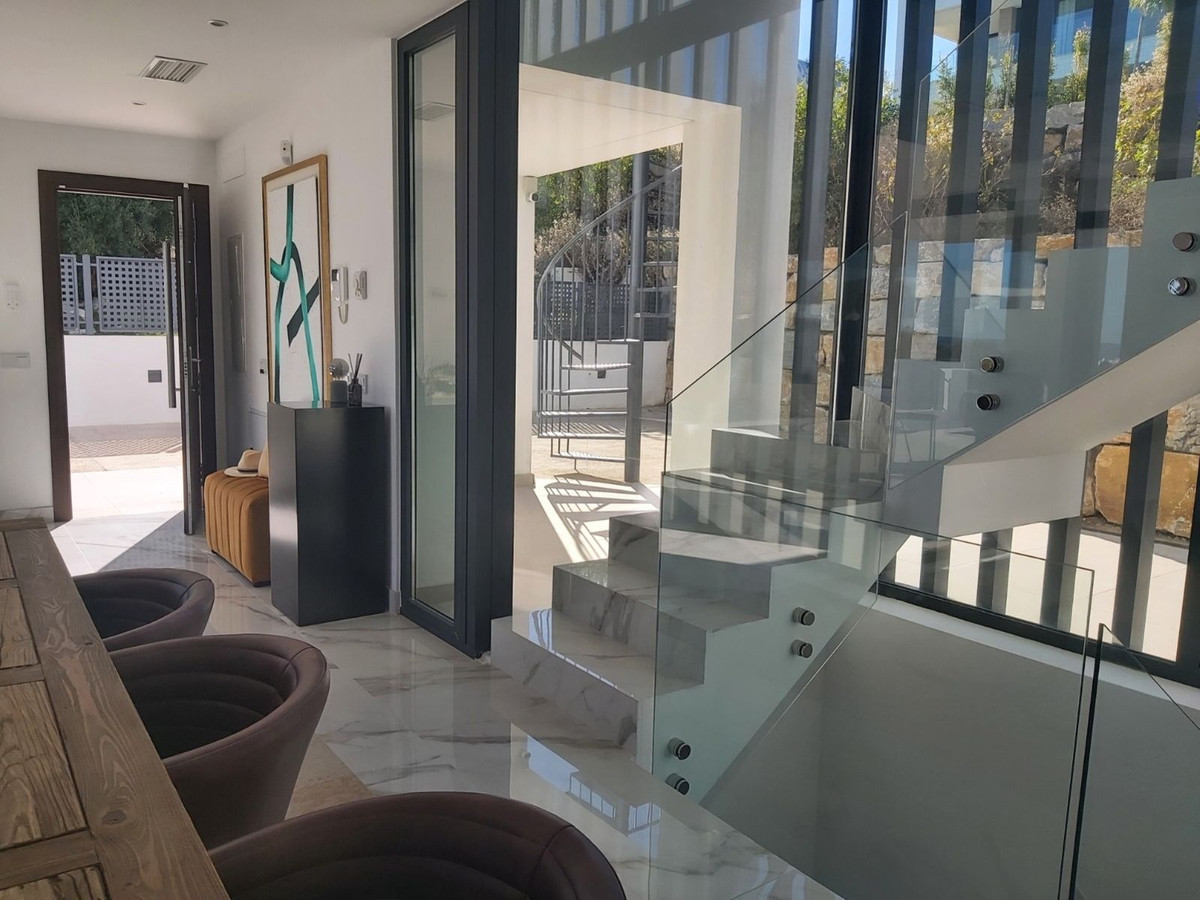3 Bedroom Villa in Estepona - Photo 5