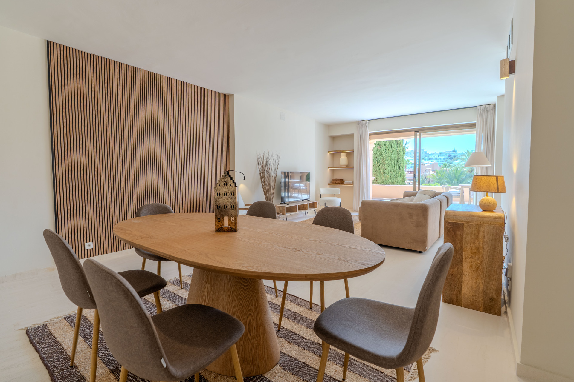3 Bedroom Apartment in Estepona - Photo 4