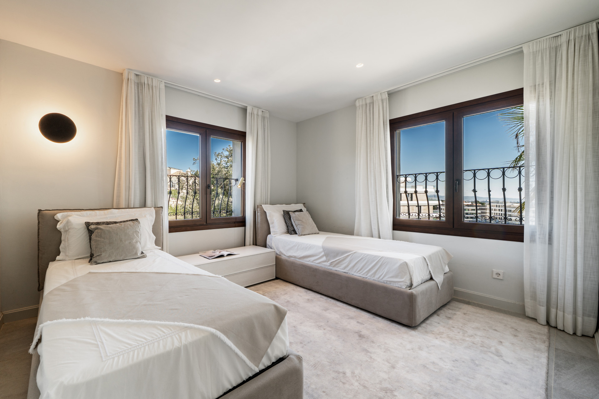 5 Bedroom Villa in Estepona - Photo 33