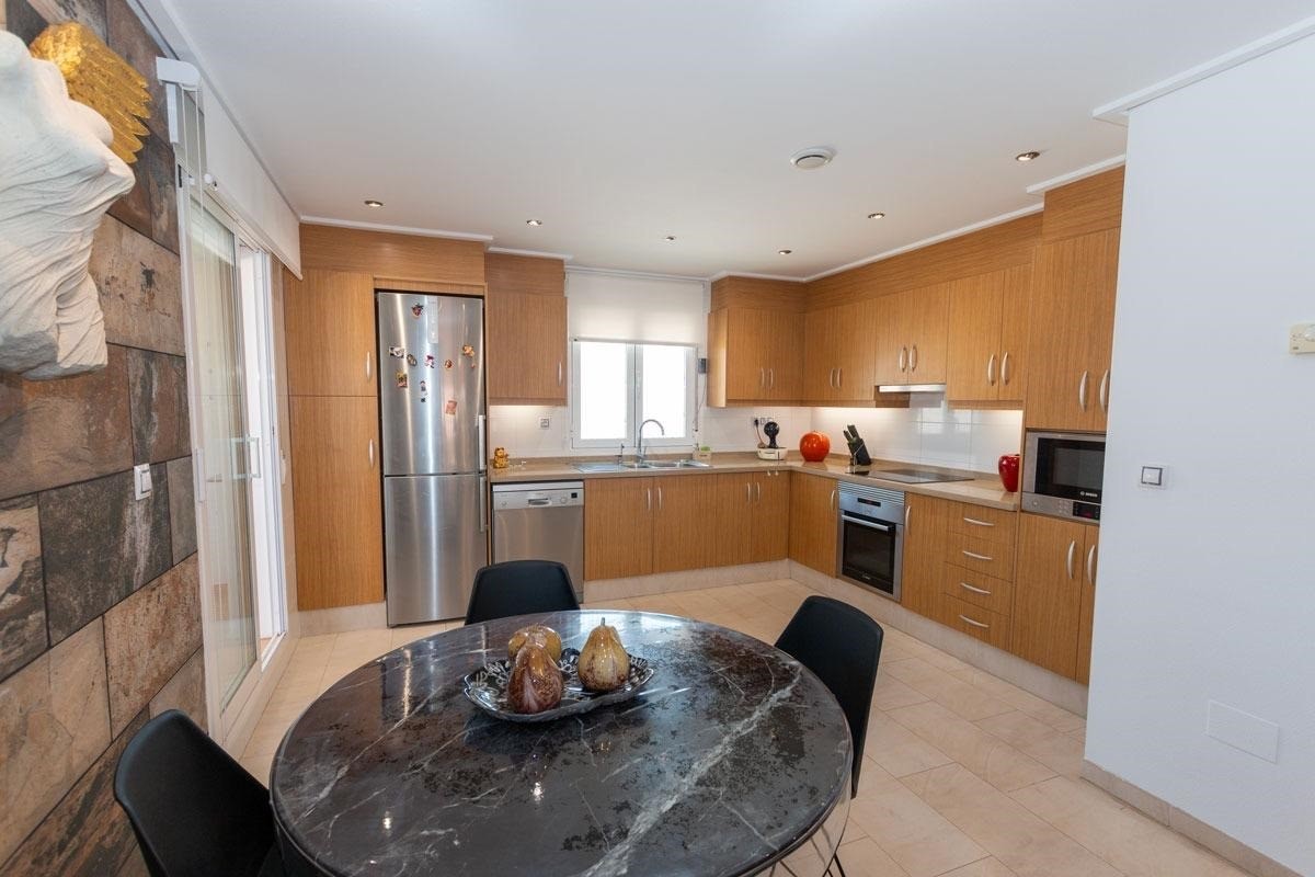 Apartamento com 3 quartos com piscina em Alicante, Espanha – Foto 9