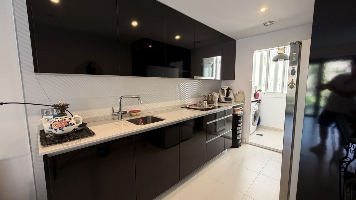 3 Bedroom Townhouse in Marbella - Photo 8