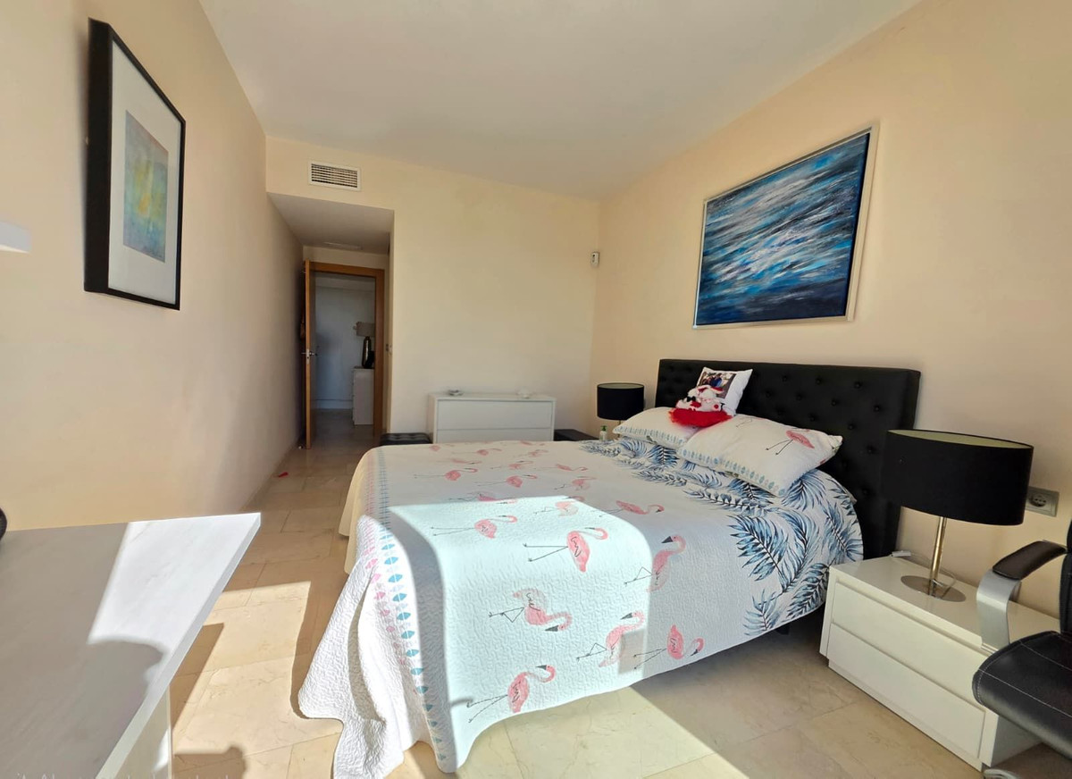 2 Bedroom Apartment in Estepona - Photo 14