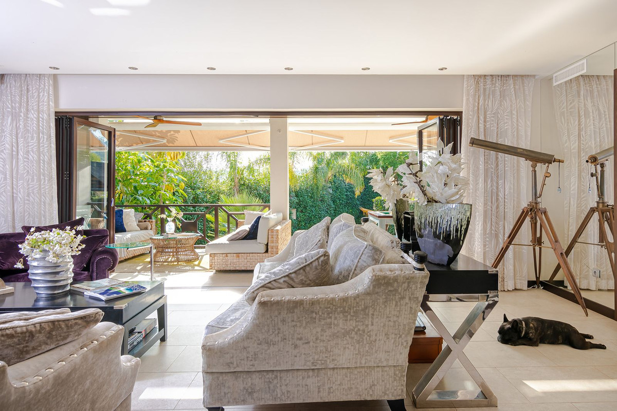 6 Bedroom Villa in Marbella - Photo 15