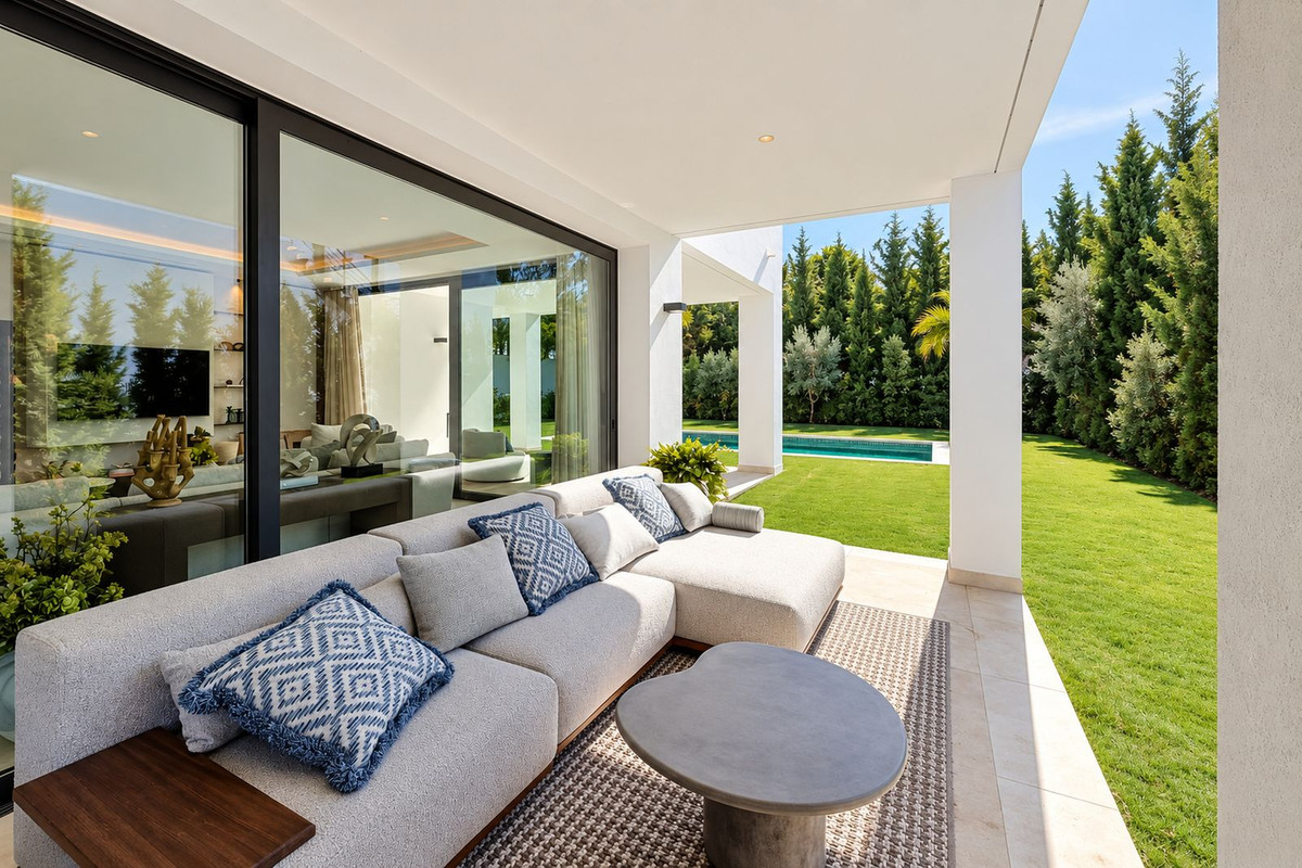 5 Bedroom Villa in Marbella - Photo 12