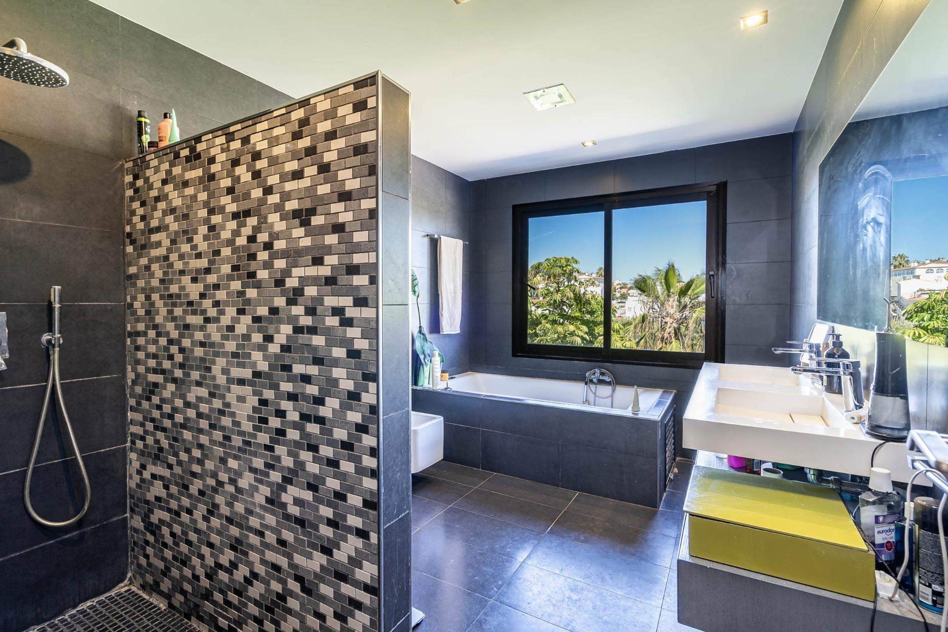 5 Bedroom Villa in Mijas - Photo 20