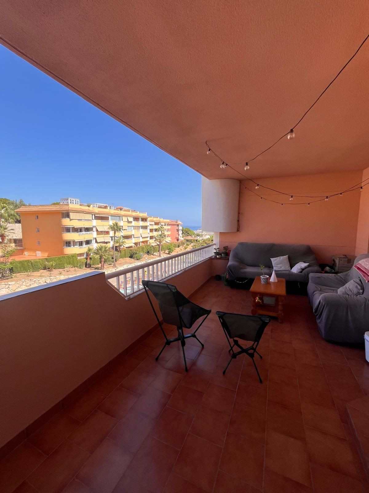 2 Bedroom Apartment in Fuengirola - Photo 3