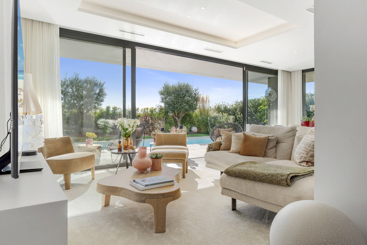 3 Bedroom Villa in La Duquesa - Photo 4