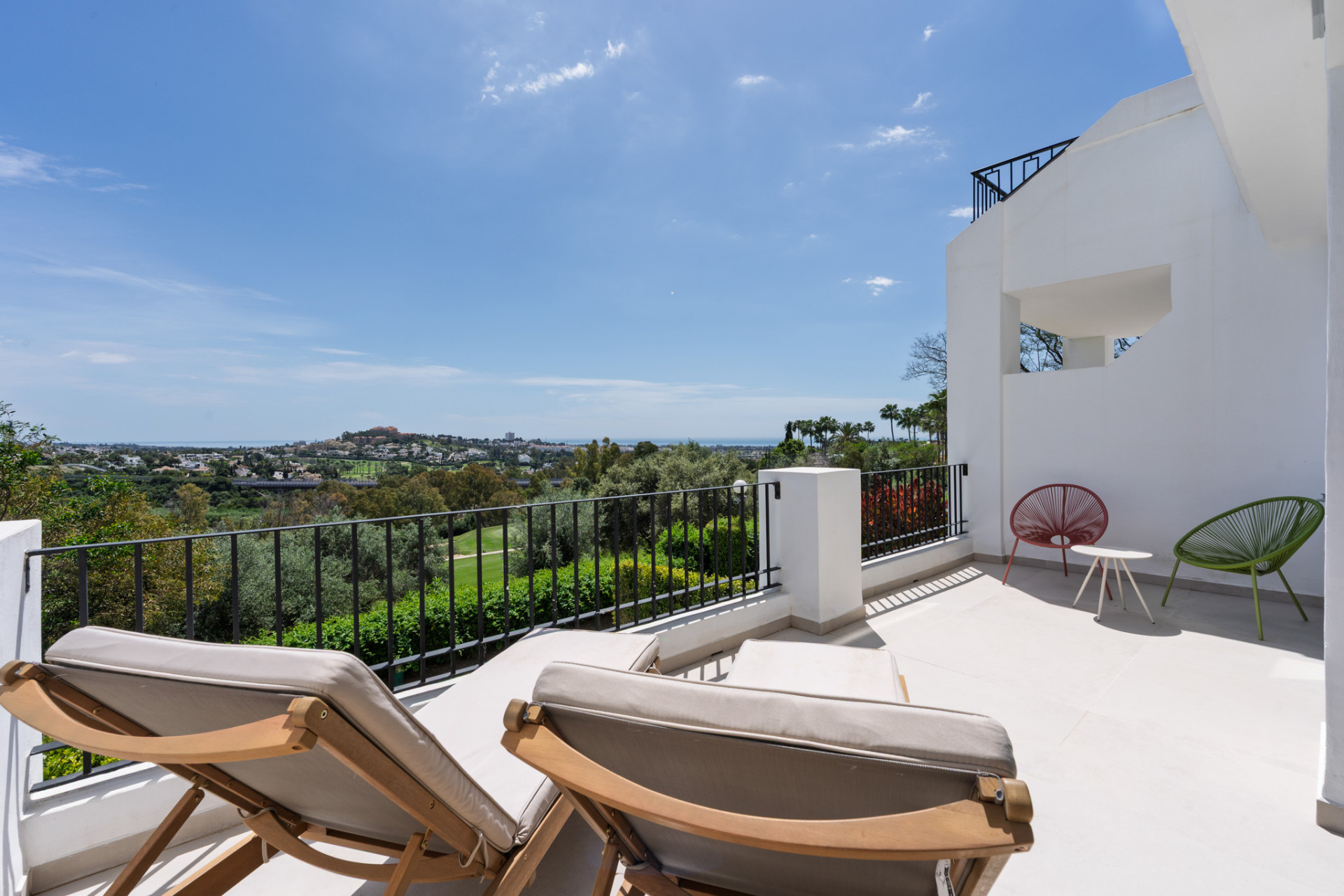 4 Bedroom Townhouse in Benahavís - Photo 27