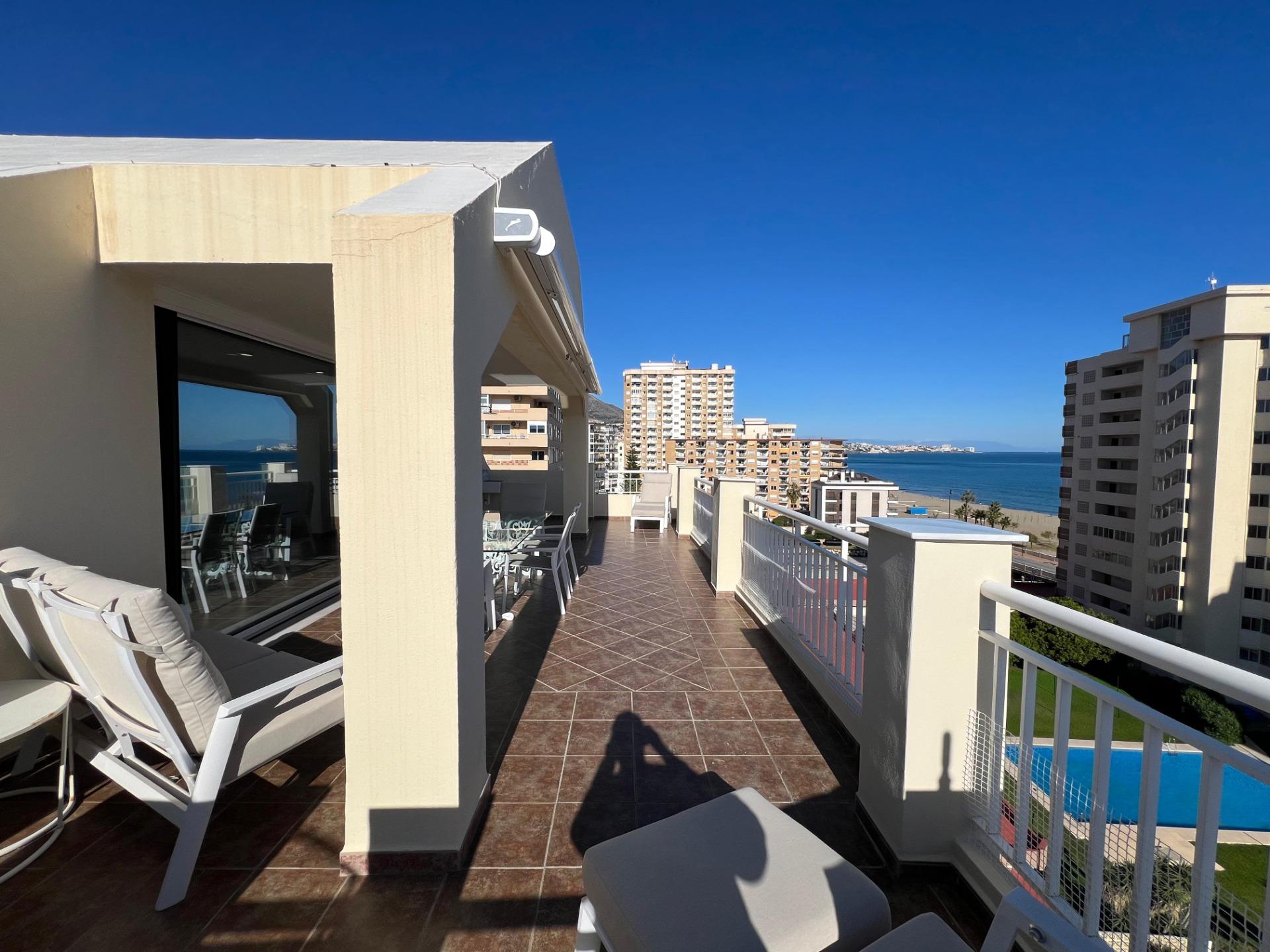 4 Bedroom Penthouse in Fuengirola - Photo 2