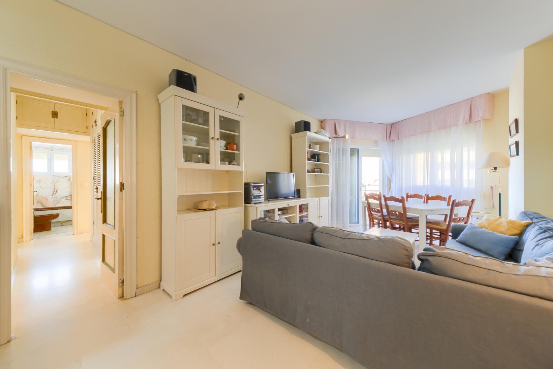 3 Bedroom Apartment in Fuengirola - Photo 14