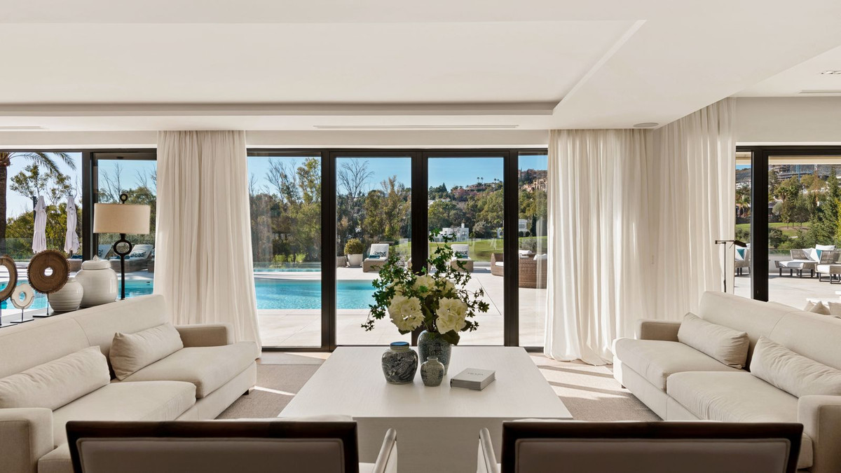 7 Bedroom Villa in Marbella - Photo 3