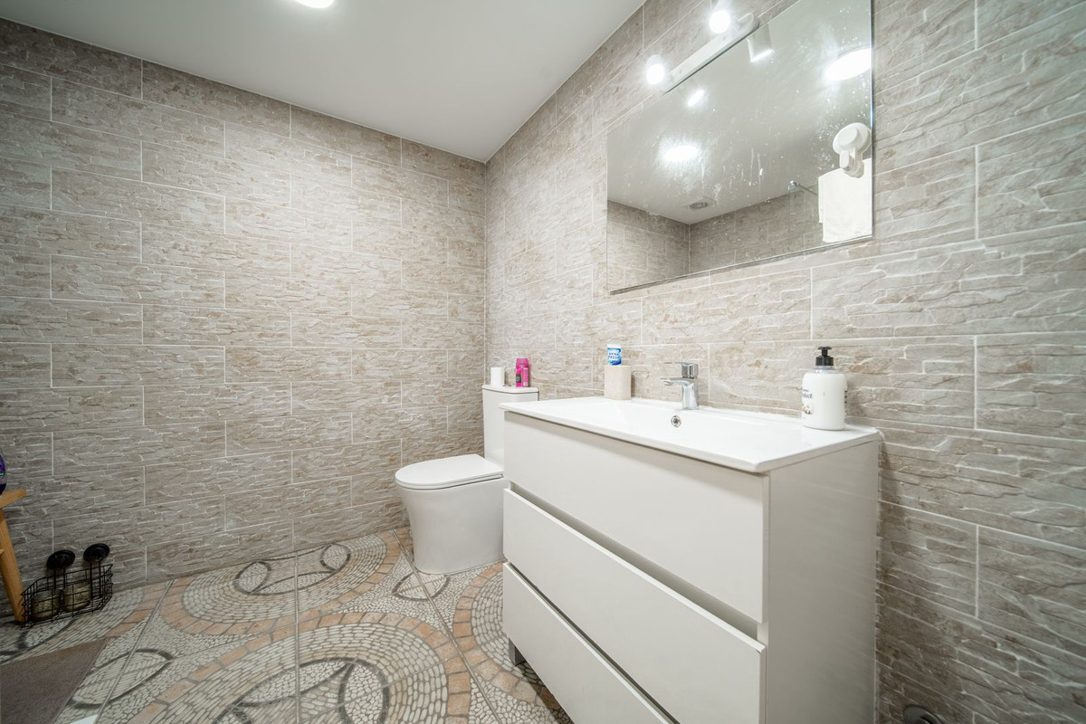 9 Bedroom Villa in Mijas - Photo 37