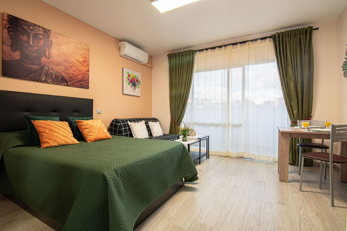 Apartment in Benalmádena - Photo 2