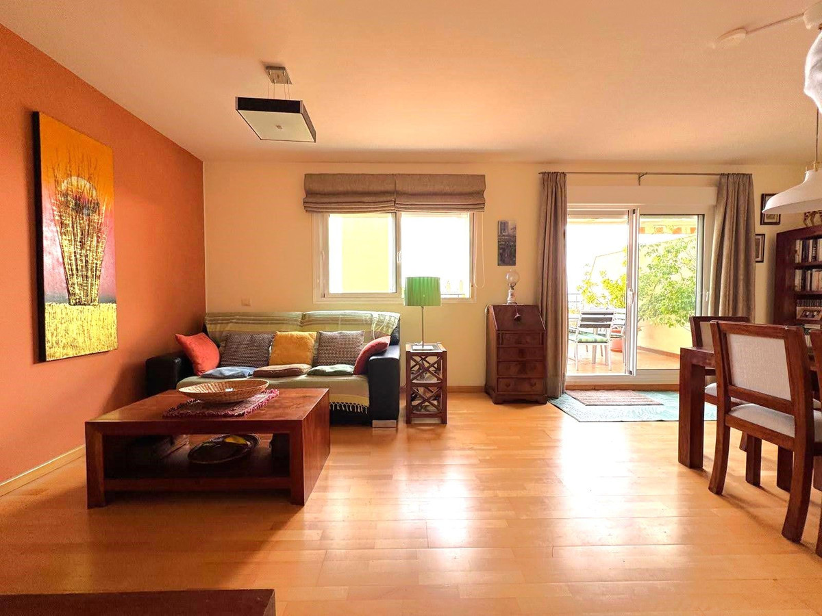 4 Bedroom Penthouse in Torremolinos - Photo 8
