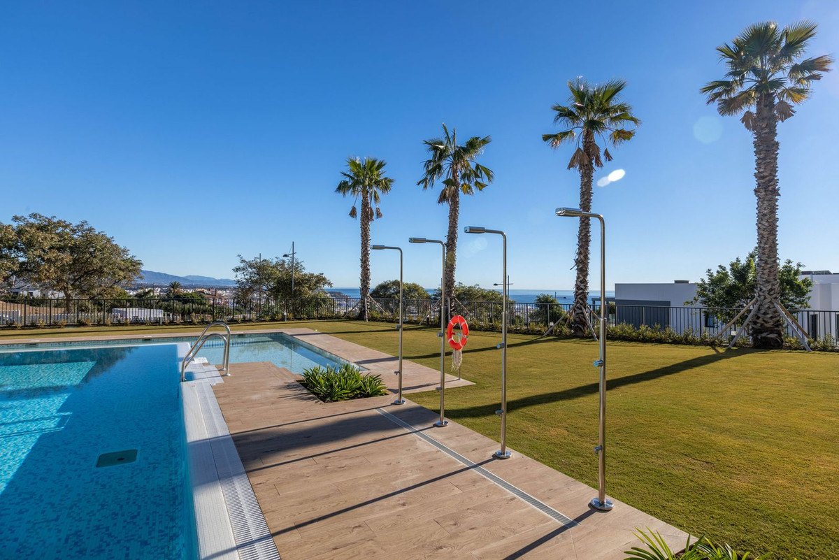 4 Bedroom Apartment in Estepona - Photo 36