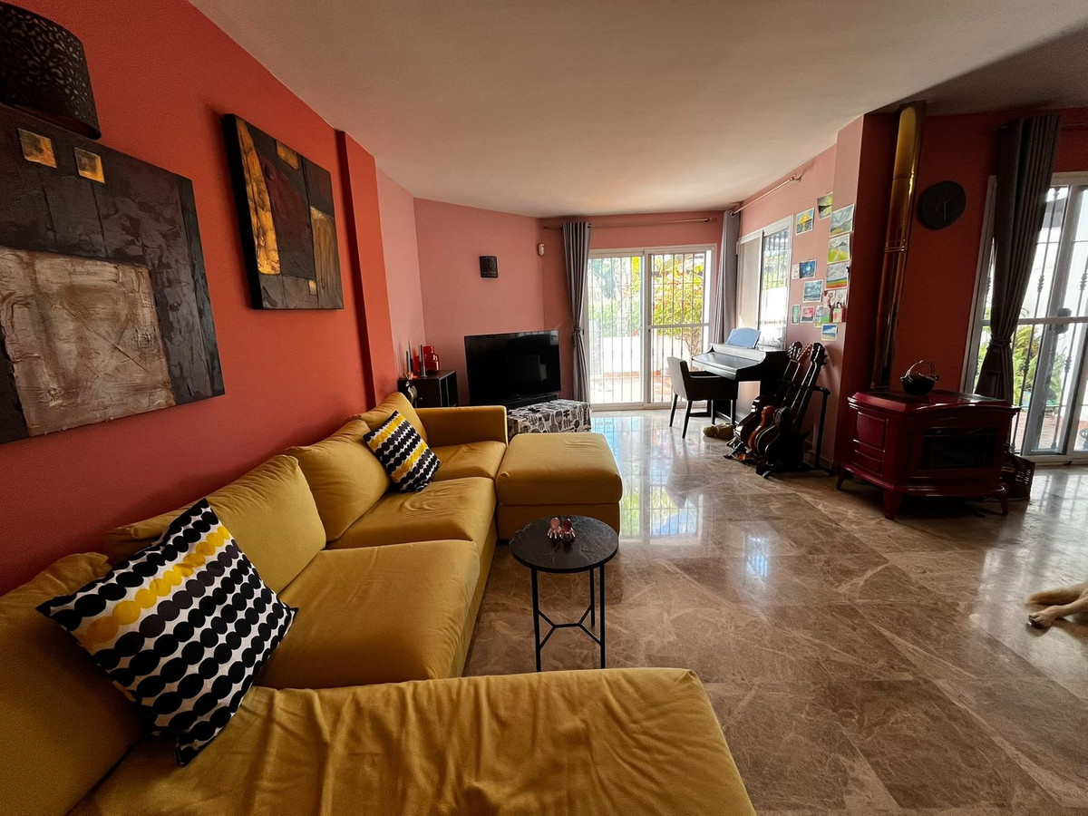 4 Bedroom Townhouse in Marbella - Photo 7
