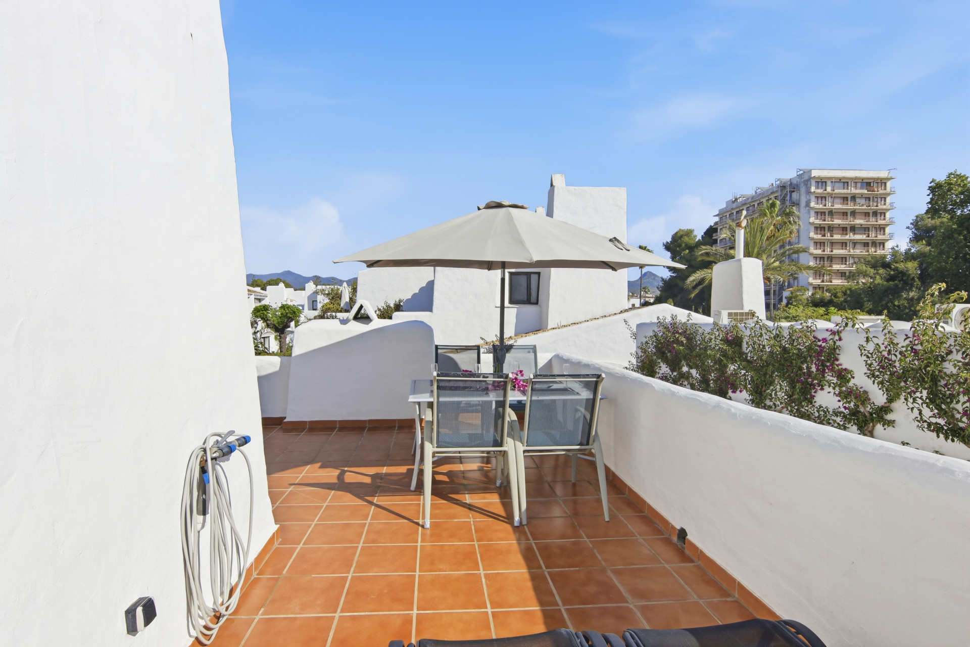 1 Bedroom Apartment in Estepona - Photo 12