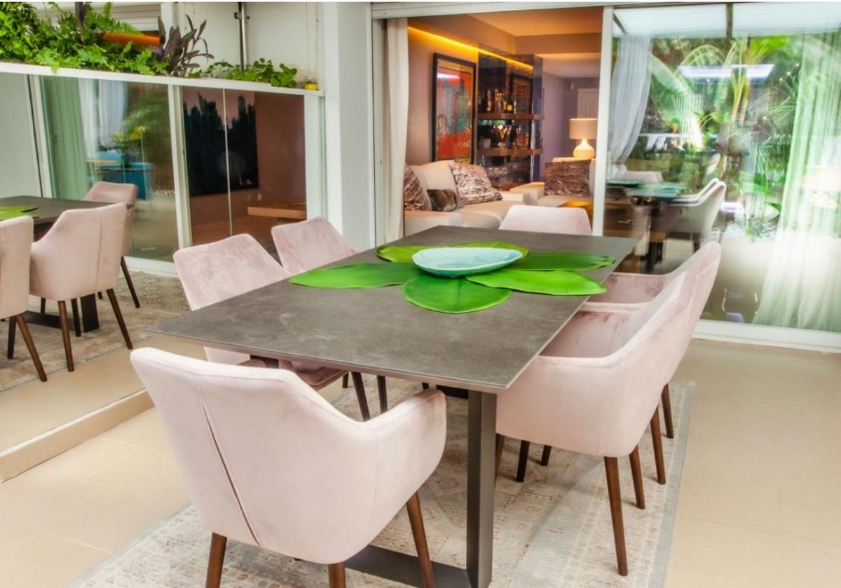 2 Bedroom Apartment in Marbella - Photo 8