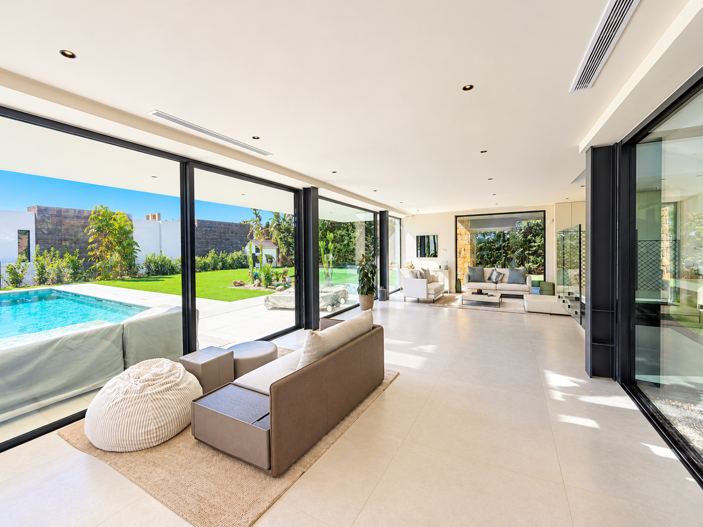5 Bedroom Villa in Marbella - Photo 6
