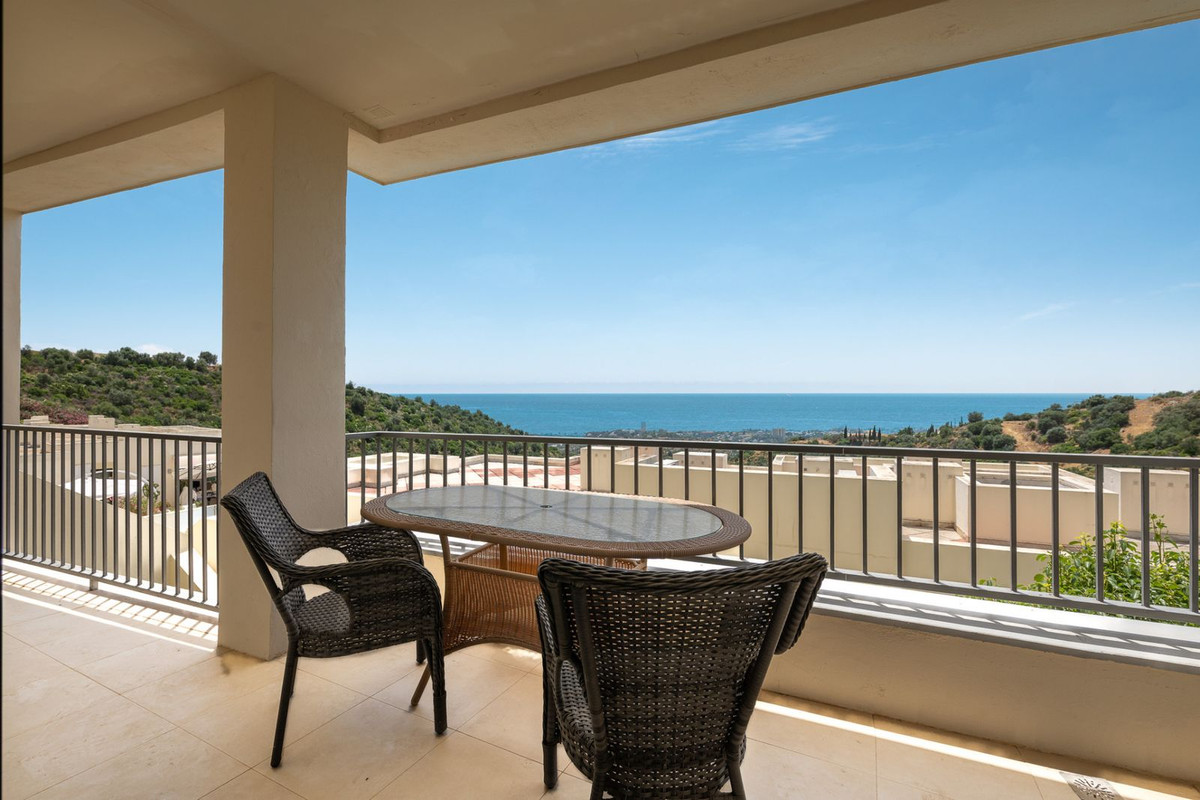 3 Bedroom Apartment in Marbella - Photo 8
