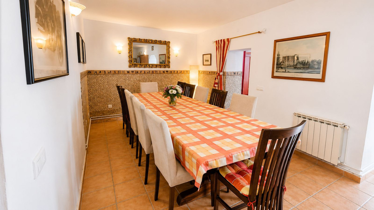 6 Bedroom Townhouse in Tolox - Photo 6