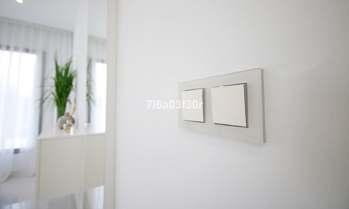 4 Bedroom Apartment in Estepona - Photo 15
