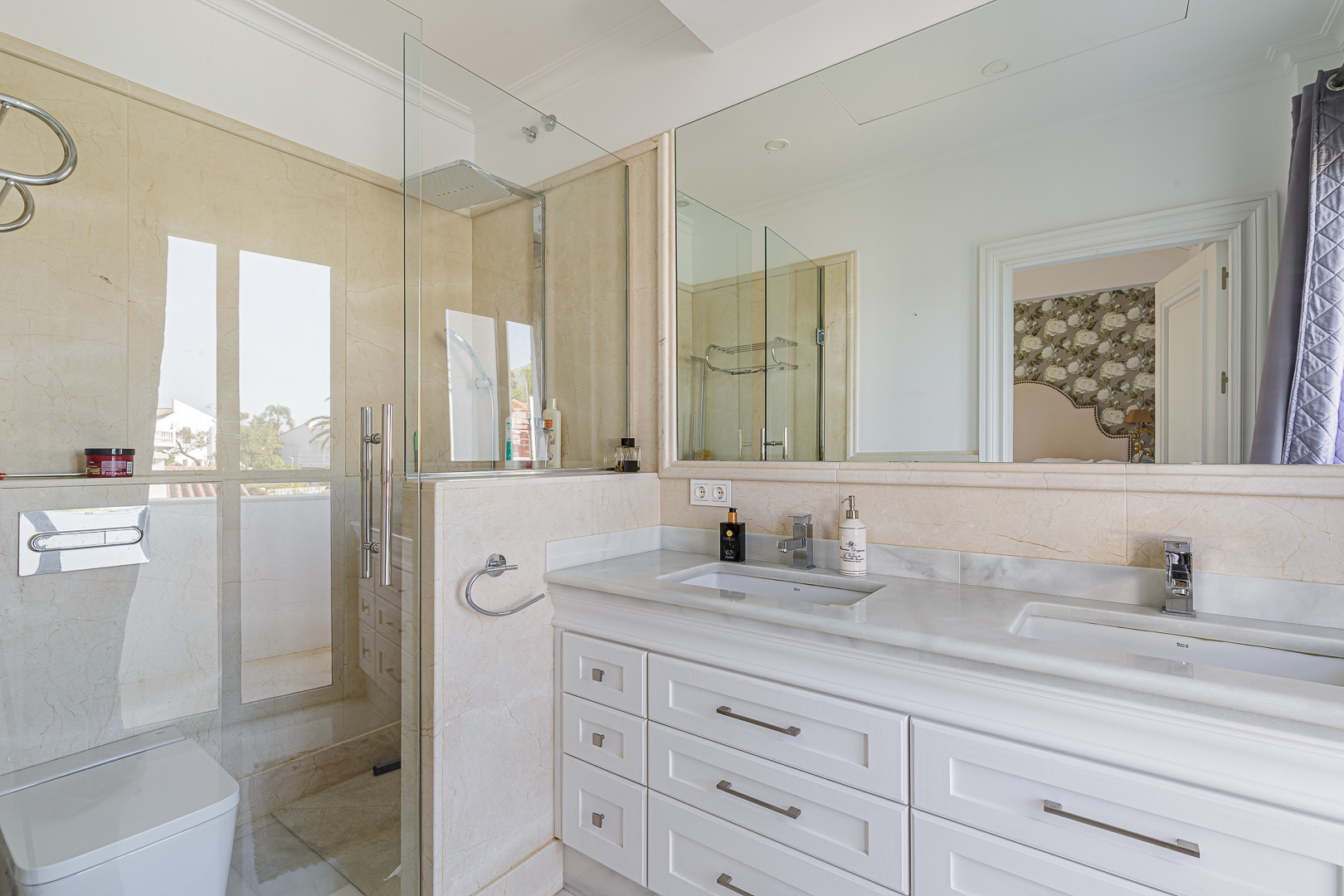 13 Bedroom Villa in Marbella - Photo 9