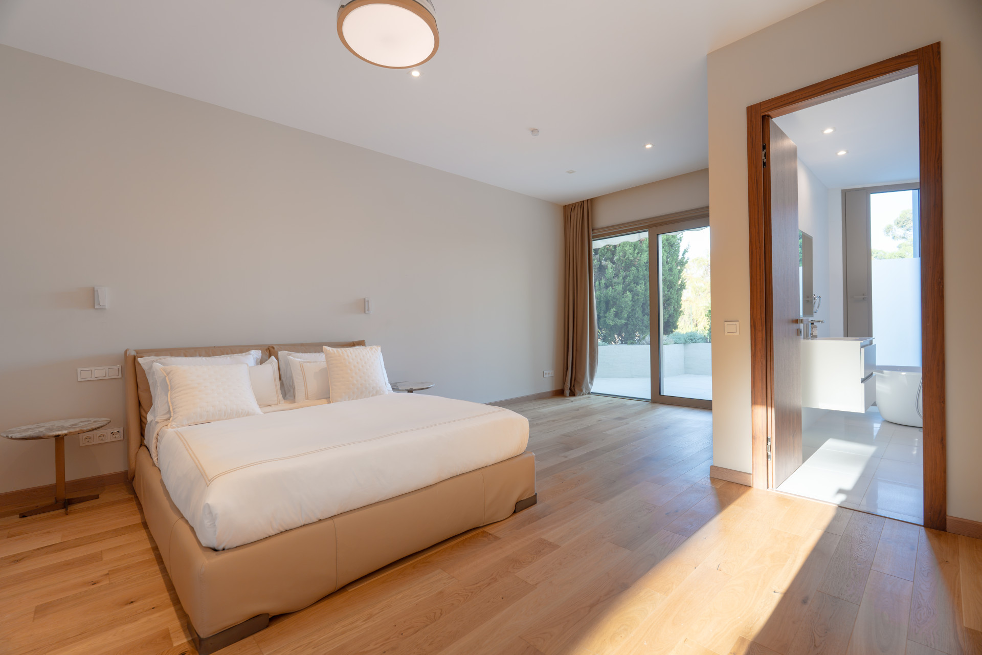 6 Bedroom Villa in San Pedro de Alcántara - Photo 25