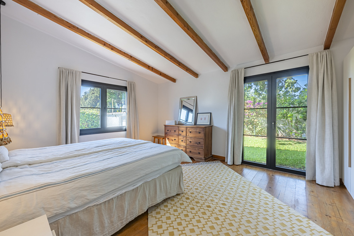 4 Bedroom Villa in San Pedro de Alcántara - Photo 30
