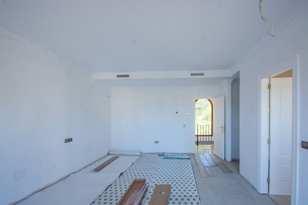 5 Bedroom Villa in Mijas - Photo 24