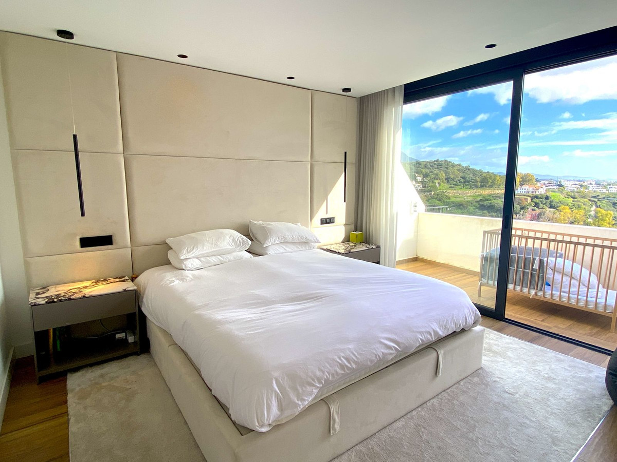 4 Bedroom Townhouse in Benahavís - Photo 44