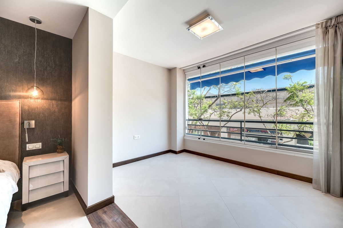 3 Bedroom Apartment in Marbella - Photo 23