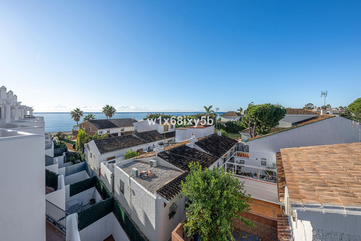 3 Bedroom Townhouse in Estepona - Фото 32