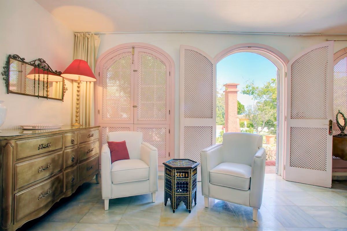 6 Bedroom Villa in Marbella - Photo 14