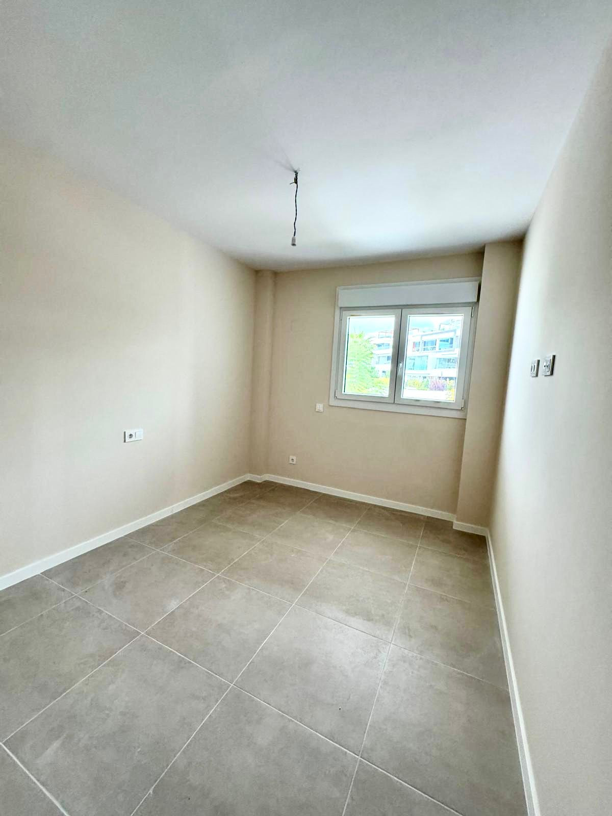 2 Bedroom Apartment in Estepona - Photo 7