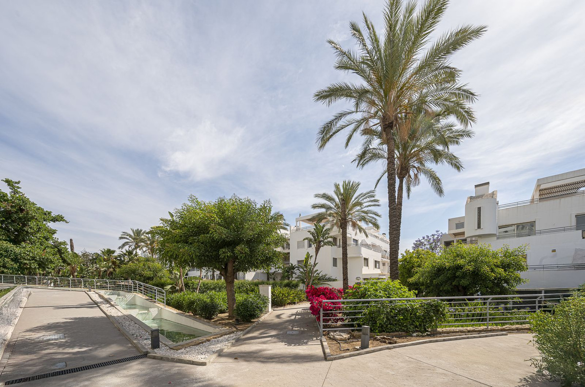 5 Bedroom Penthouse in Mijas - Photo 47