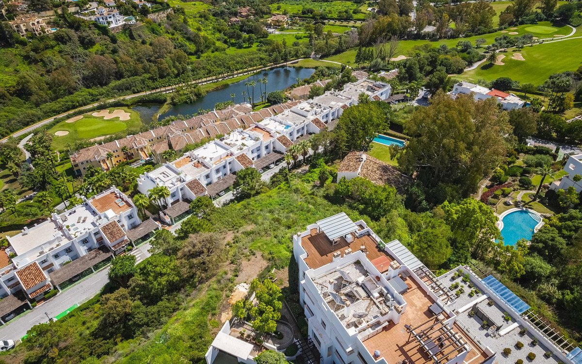1,329 m² Plot in Benahavís - Photo 6