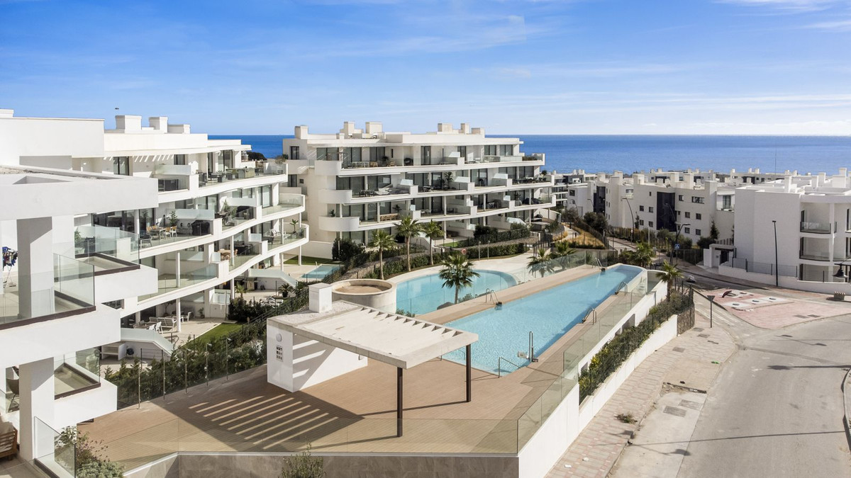 2 Bedroom Apartment in Fuengirola - Photo 25