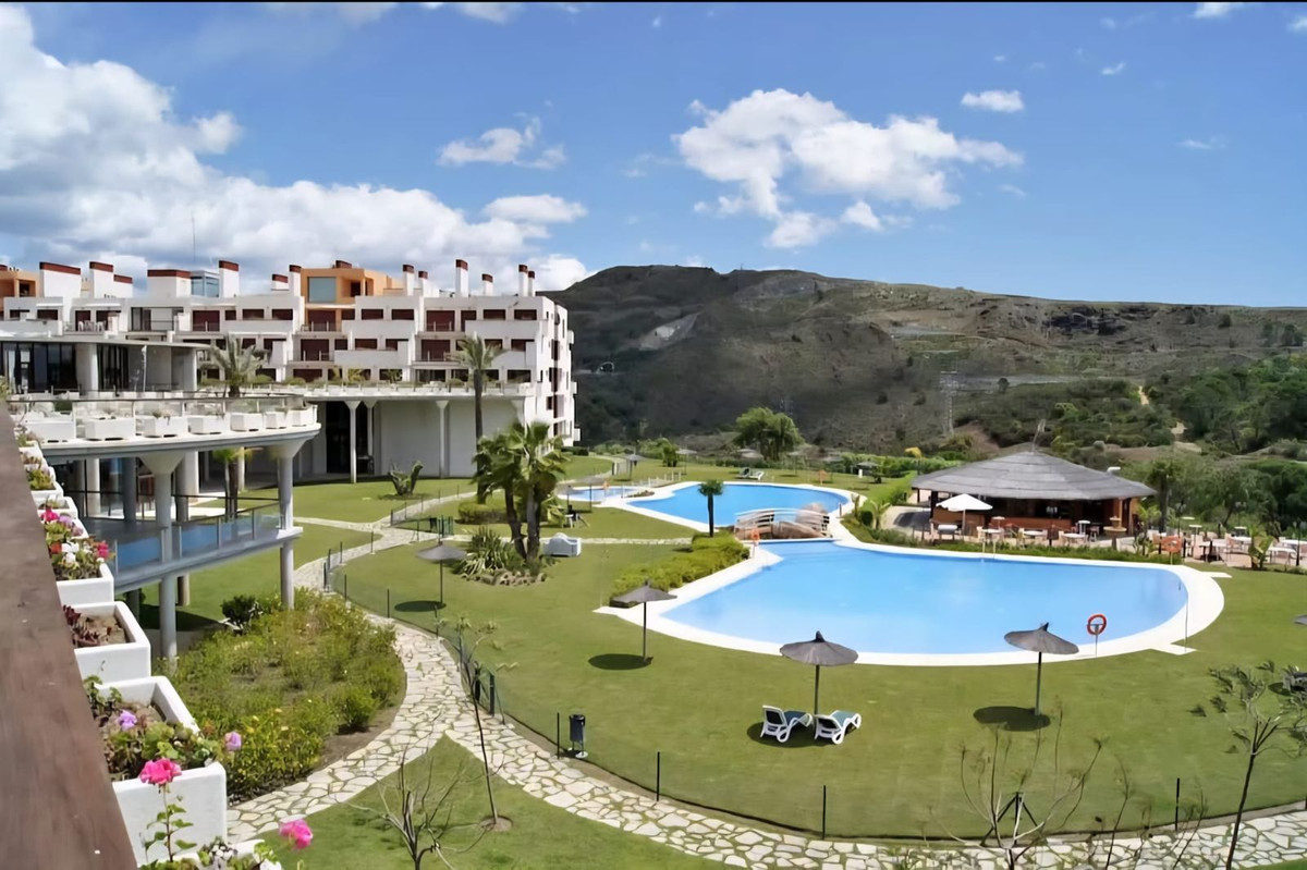 1 Bedroom Apartment in Benahavís - Photo 24