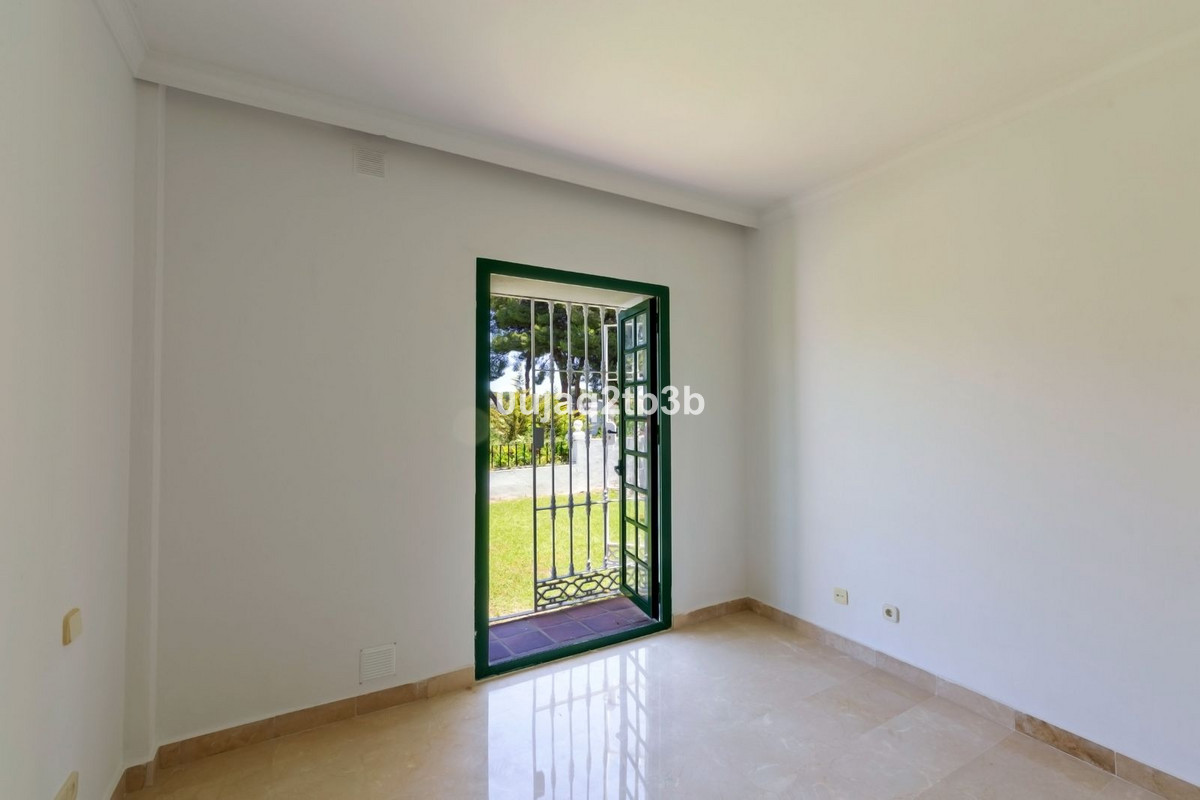 3 Bedroom Townhouse in Marbella - Photo 15