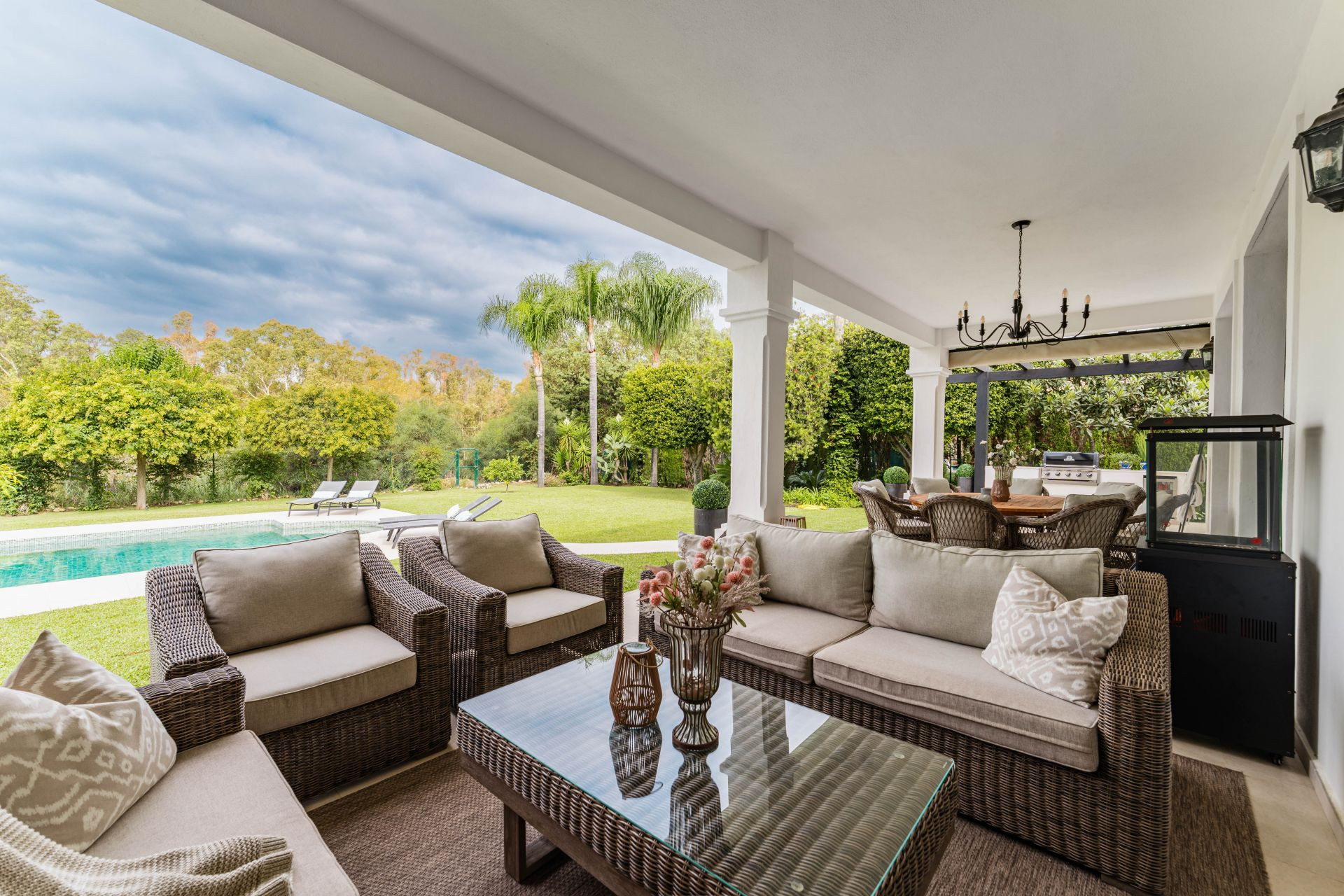 6 Bedroom Villa in Estepona - Photo 3