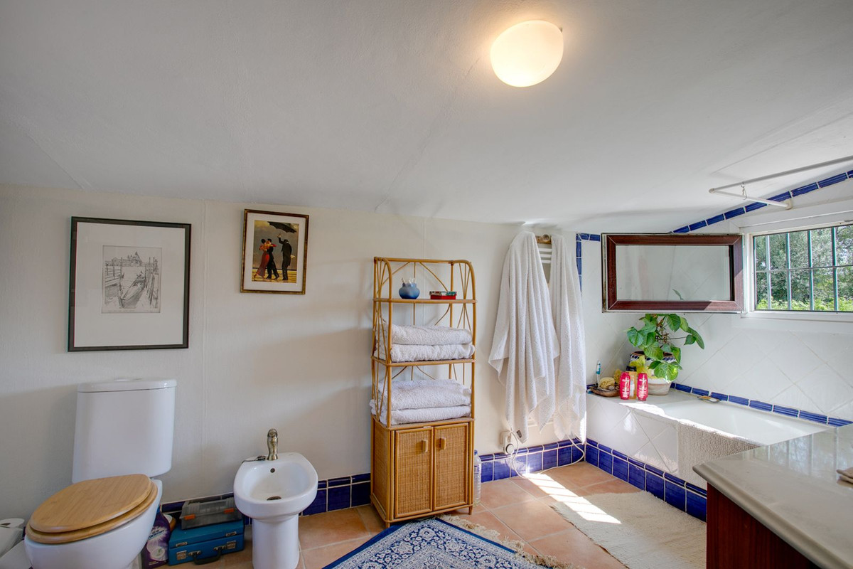 3 Bedroom Villa in Estepona - Photo 13