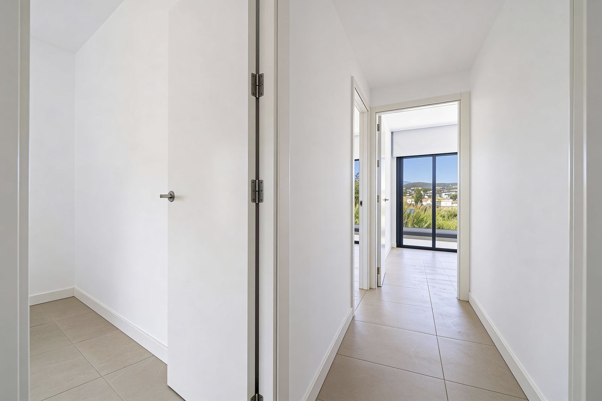 3 Bedroom Villa in Estepona - Photo 7