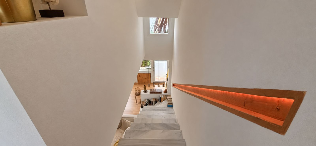 2 Bedroom Townhouse in Marbella - Photo 14
