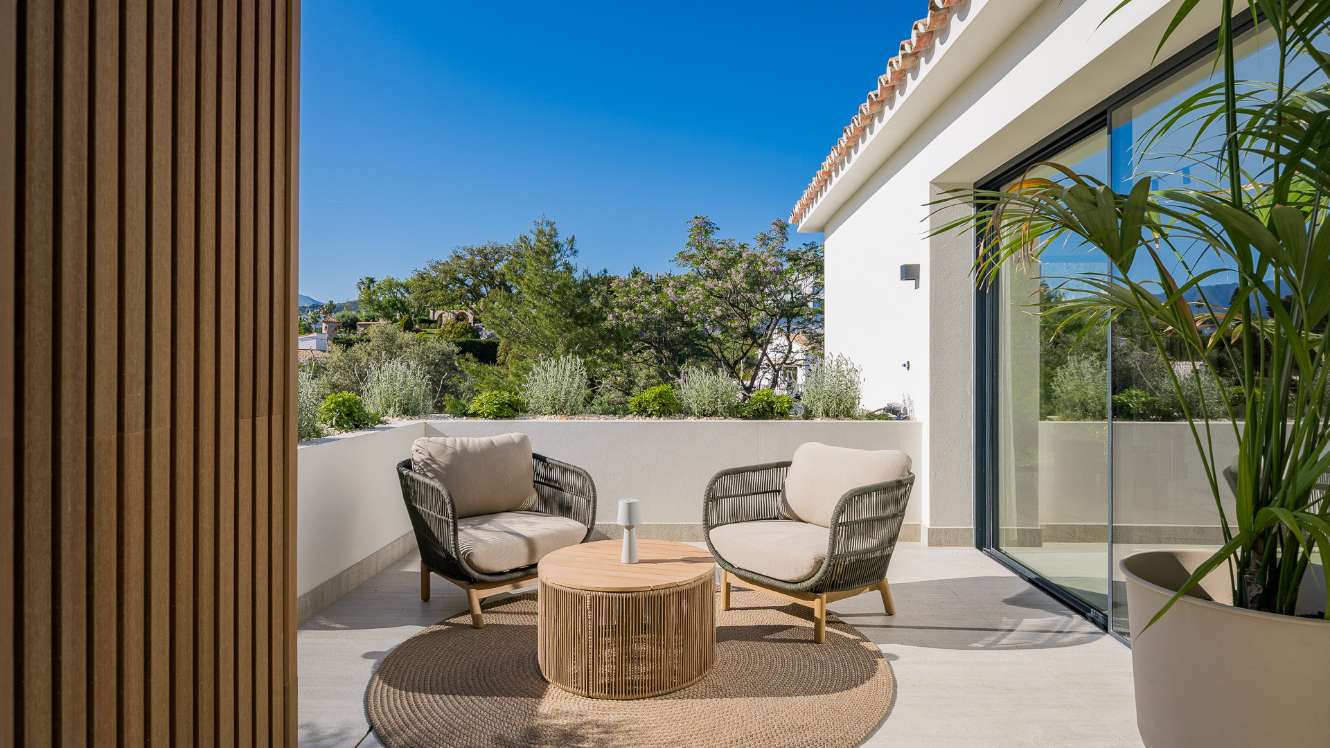 6 Bedroom Villa in Marbella - Photo 9