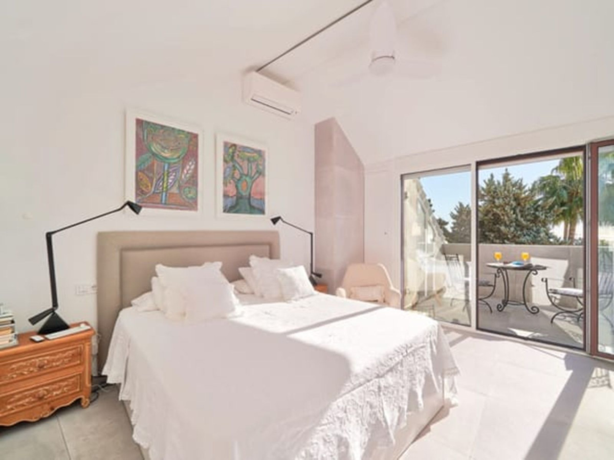 3 Bedroom Townhouse in Marbella - Photo 9